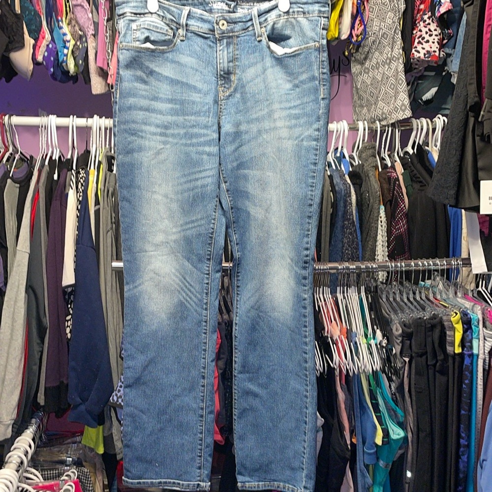 Levi’s Signature jeans 👖 Maternity Jeans sz 12M Modern Straight leg blue denim